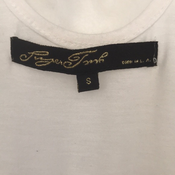 White t-shirt with cute ruffles sleeves - Picture 2 of 5